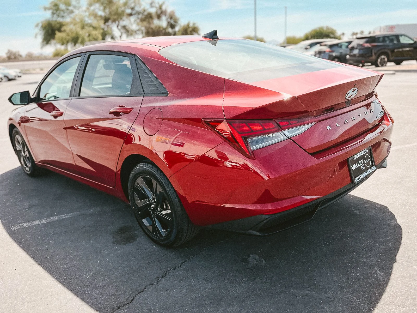 Used 2023 Red Hyundai Blue image 5