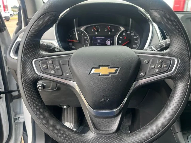 Used 2022 White Chevrolet LS image 13
