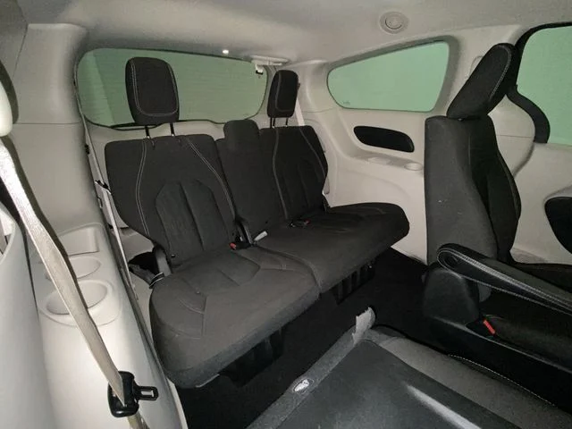 Used 2021 Black Chrysler LX image 22