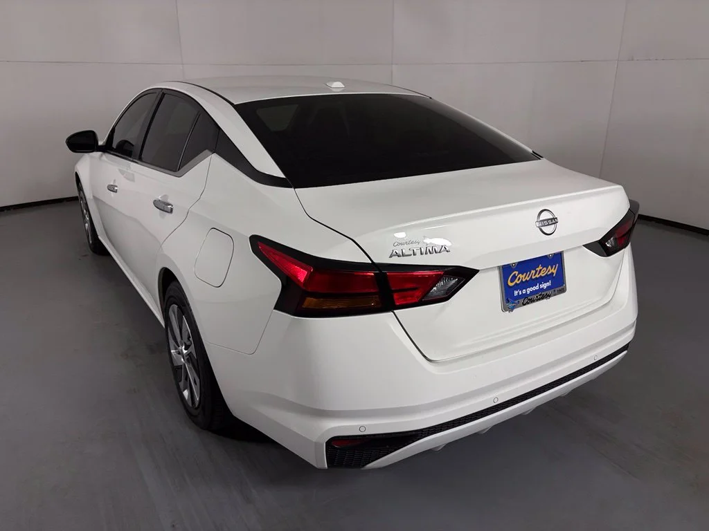 Used 2025 White Nissan 2.5 S image 6