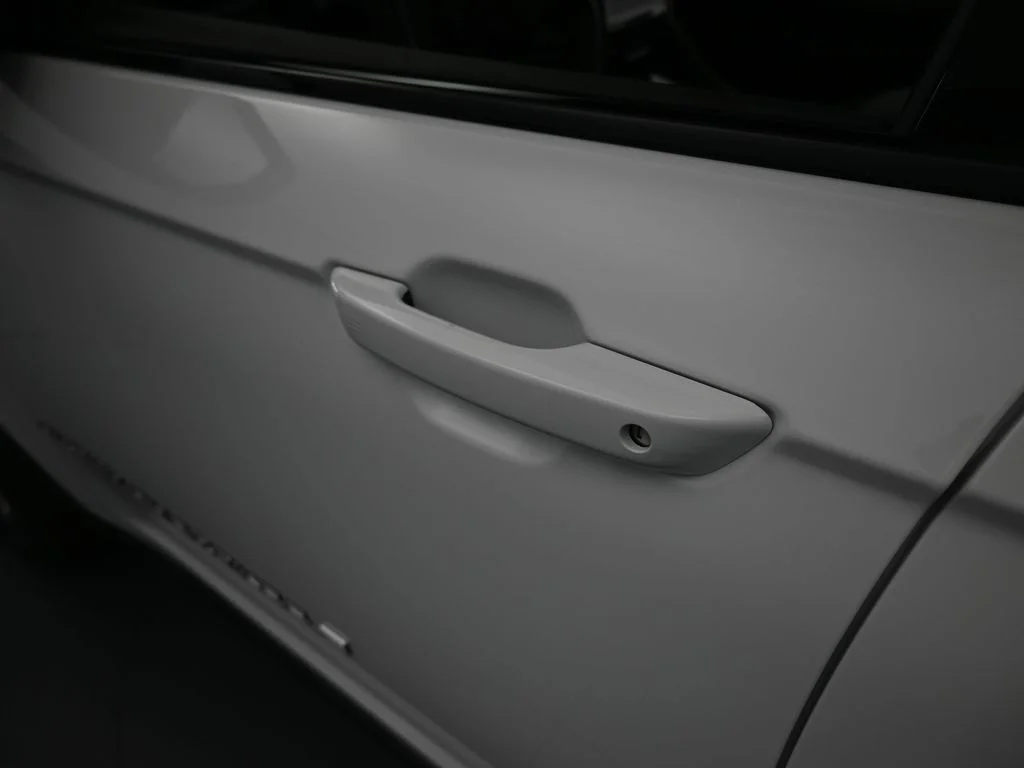 New 2026 Bright White Clear-Coat Exterior Paint Jeep Laredo X image 29