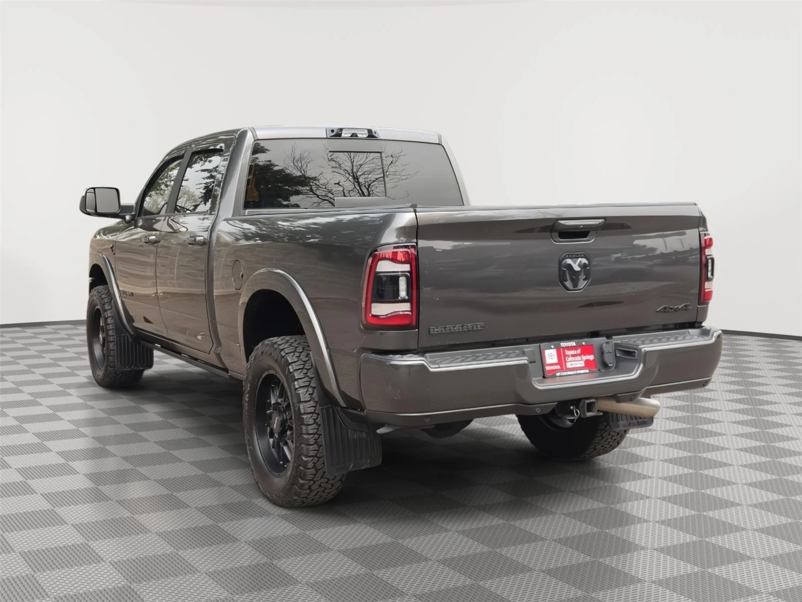 Used 2021 Granite Crystal Metallic Clearcoat Ram Laramie image 5