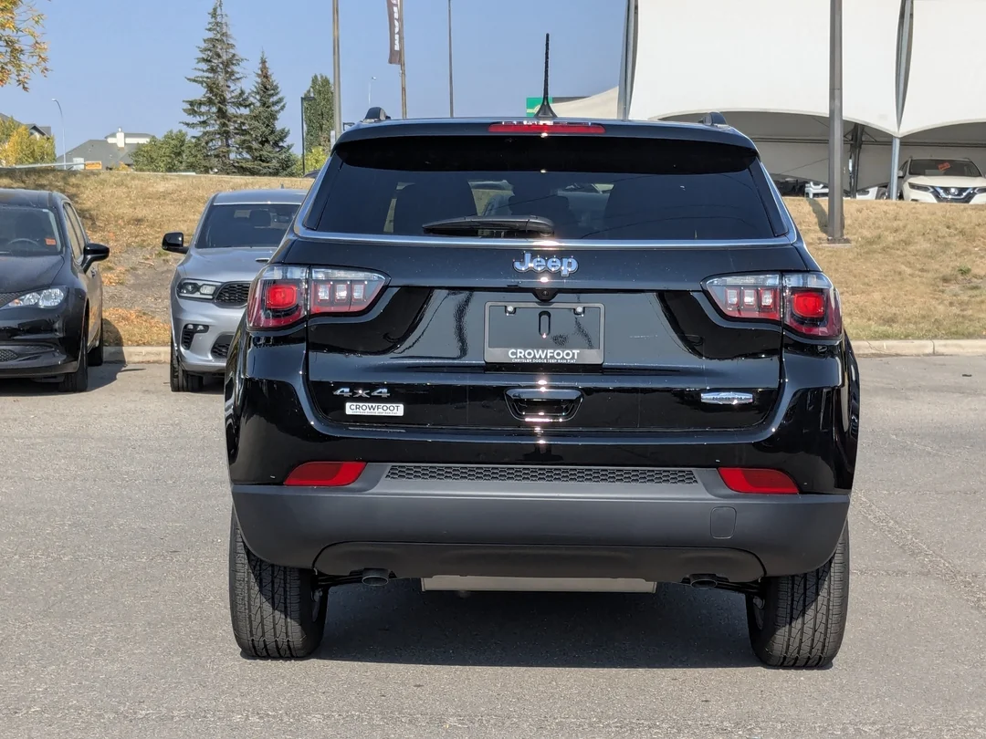New 2026 Black Jeep North - - 4x4 - Panoramic Sunroof - Alpine Audio - Adaptive Cruise - Power Liftgate & More! image 7