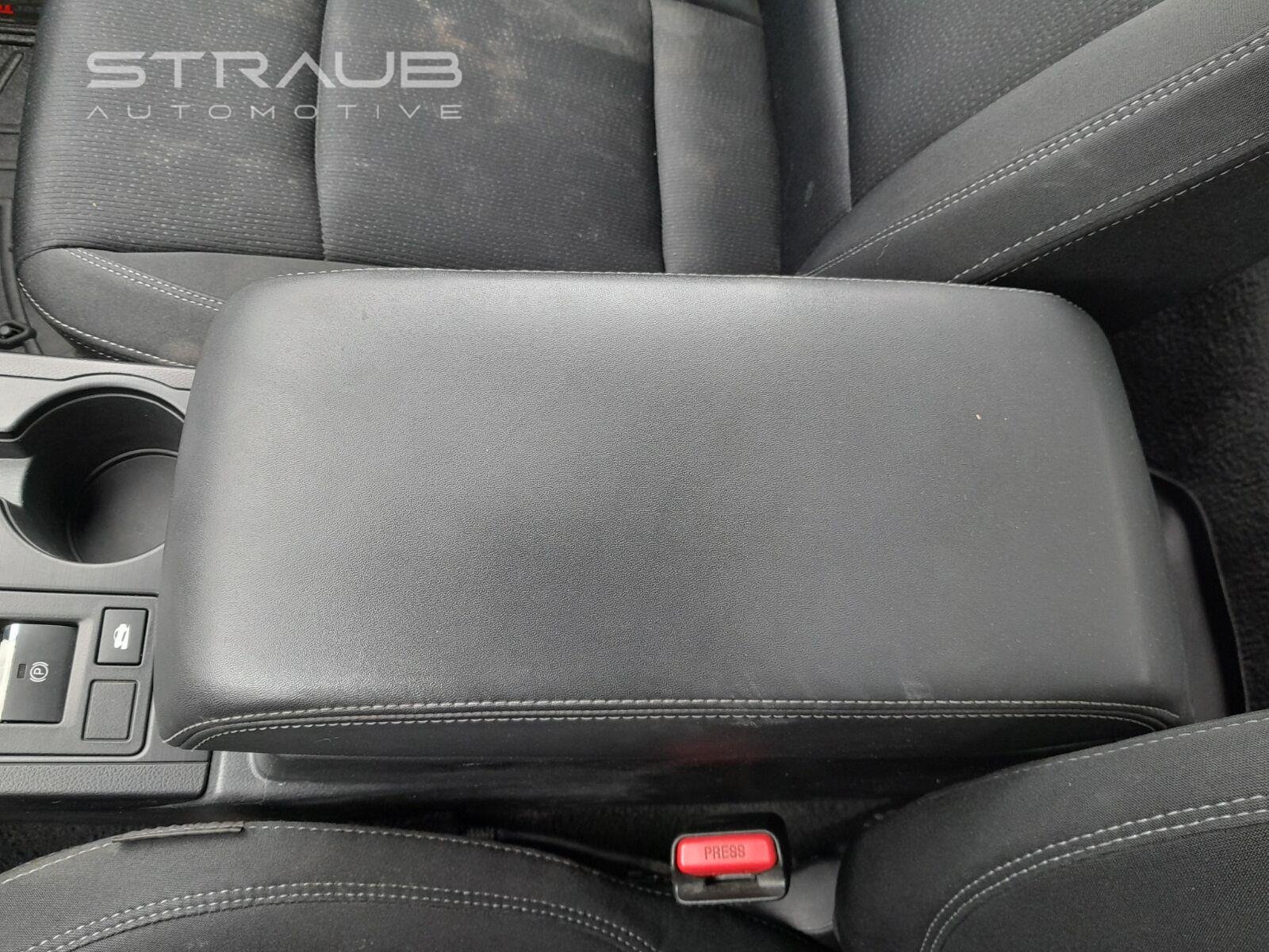 Used 2018 Crystal Black Silica Subaru Premium image 27