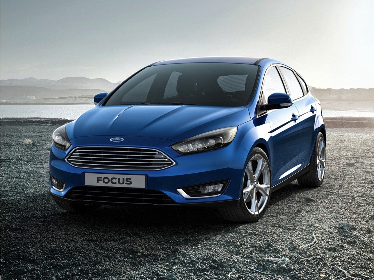 Used 2017 Ingot Silver Ford SE image 1