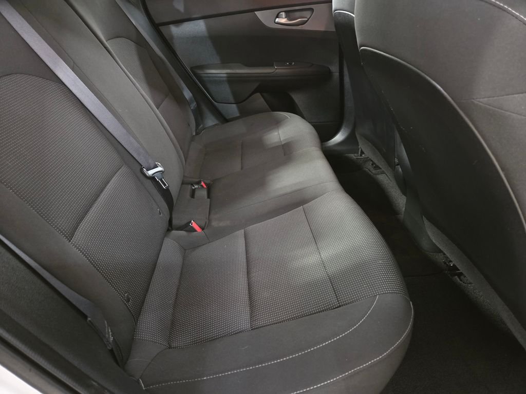 Used 2020 Silver Kia LXS image 21