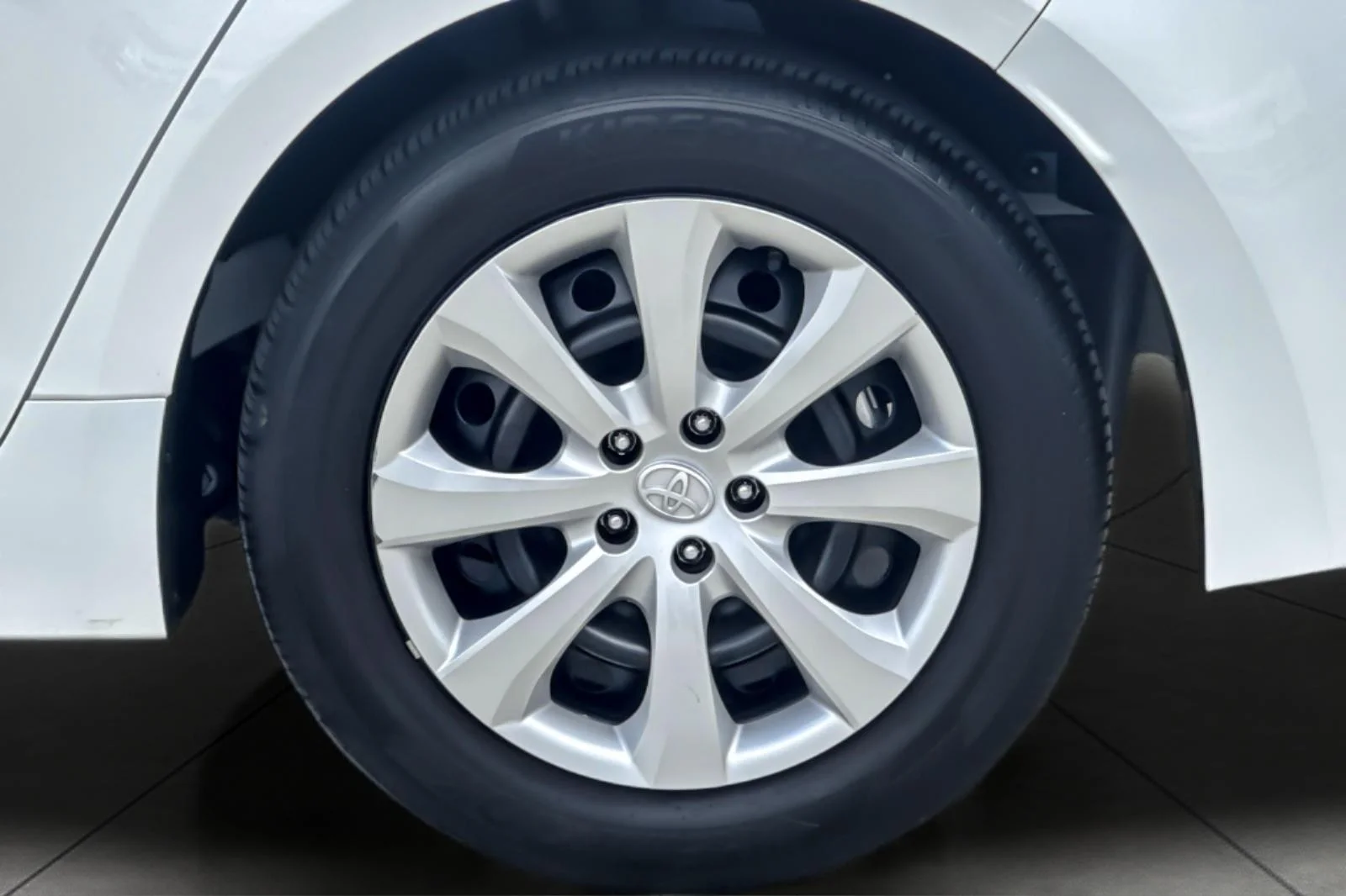 Certified Used 2024 WHITE Toyota LE image 23