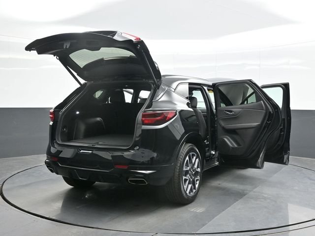 Used 2025 Black Chevrolet RS image 29