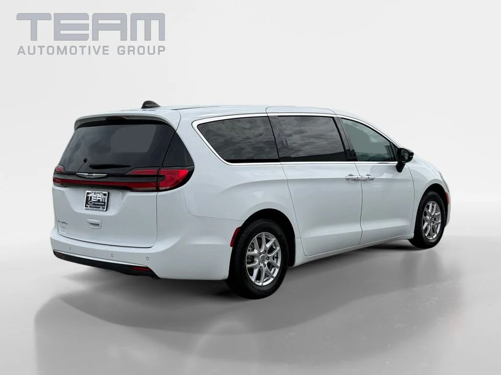 Used 2024 White Chrysler Touring L image 7
