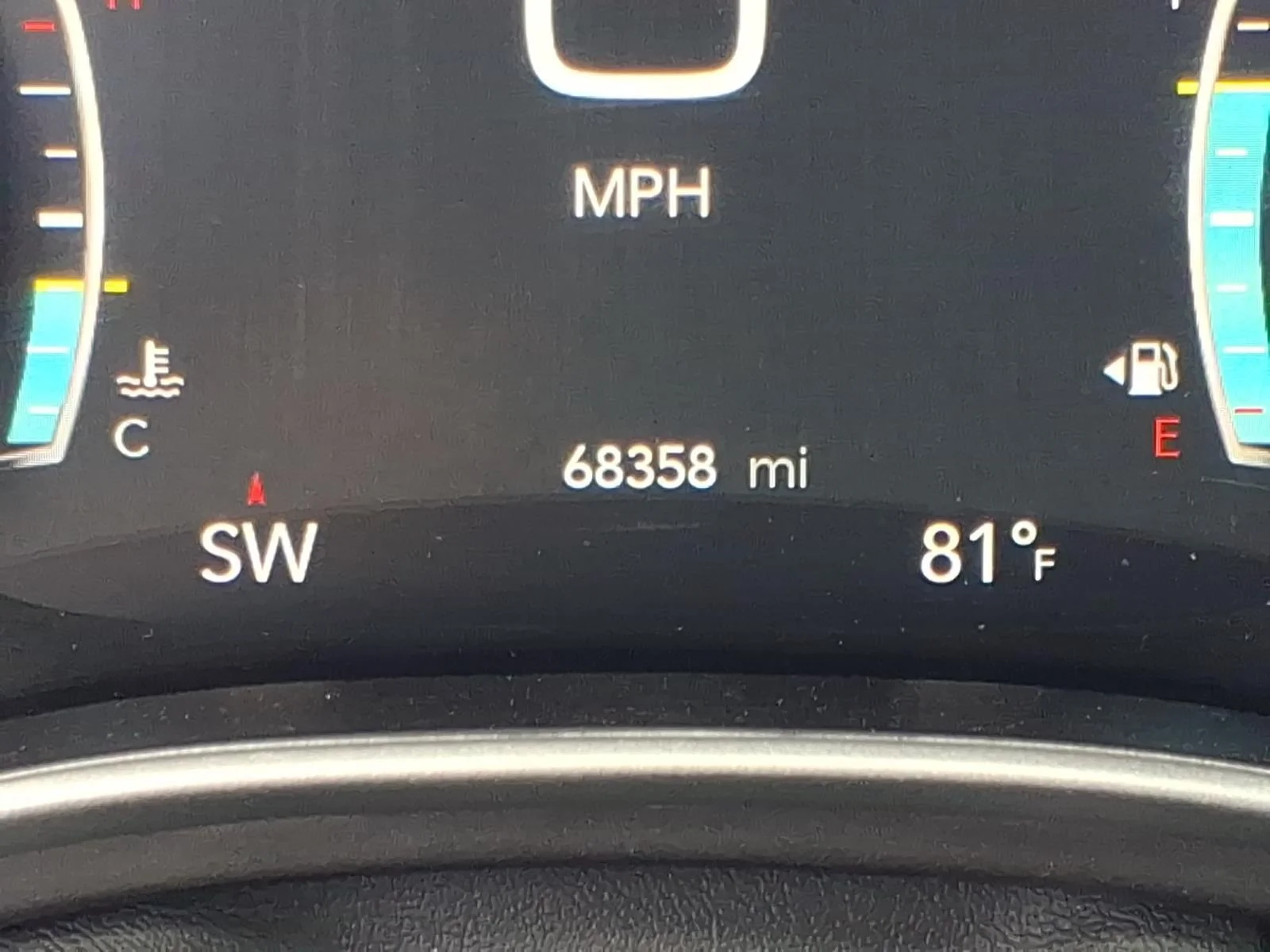 Used 2024 Bright White Clearcoat Chrysler Touring L image 28