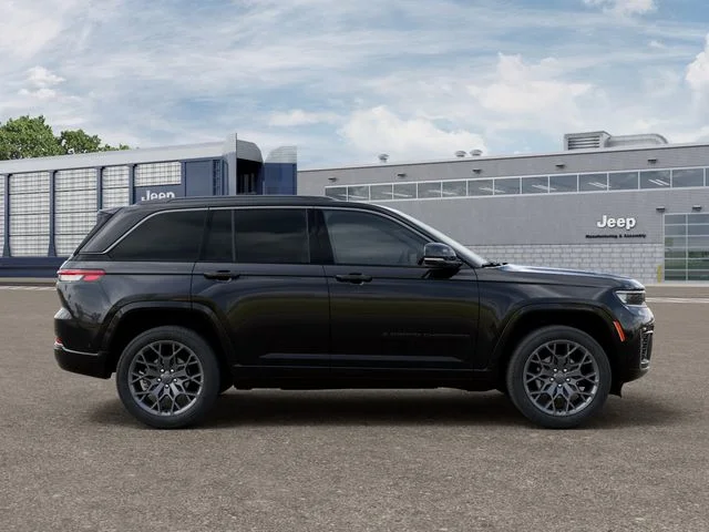 New 2026 Diamond Black Crystal Pearl-Coat Exterior Paint Jeep Summit image 21