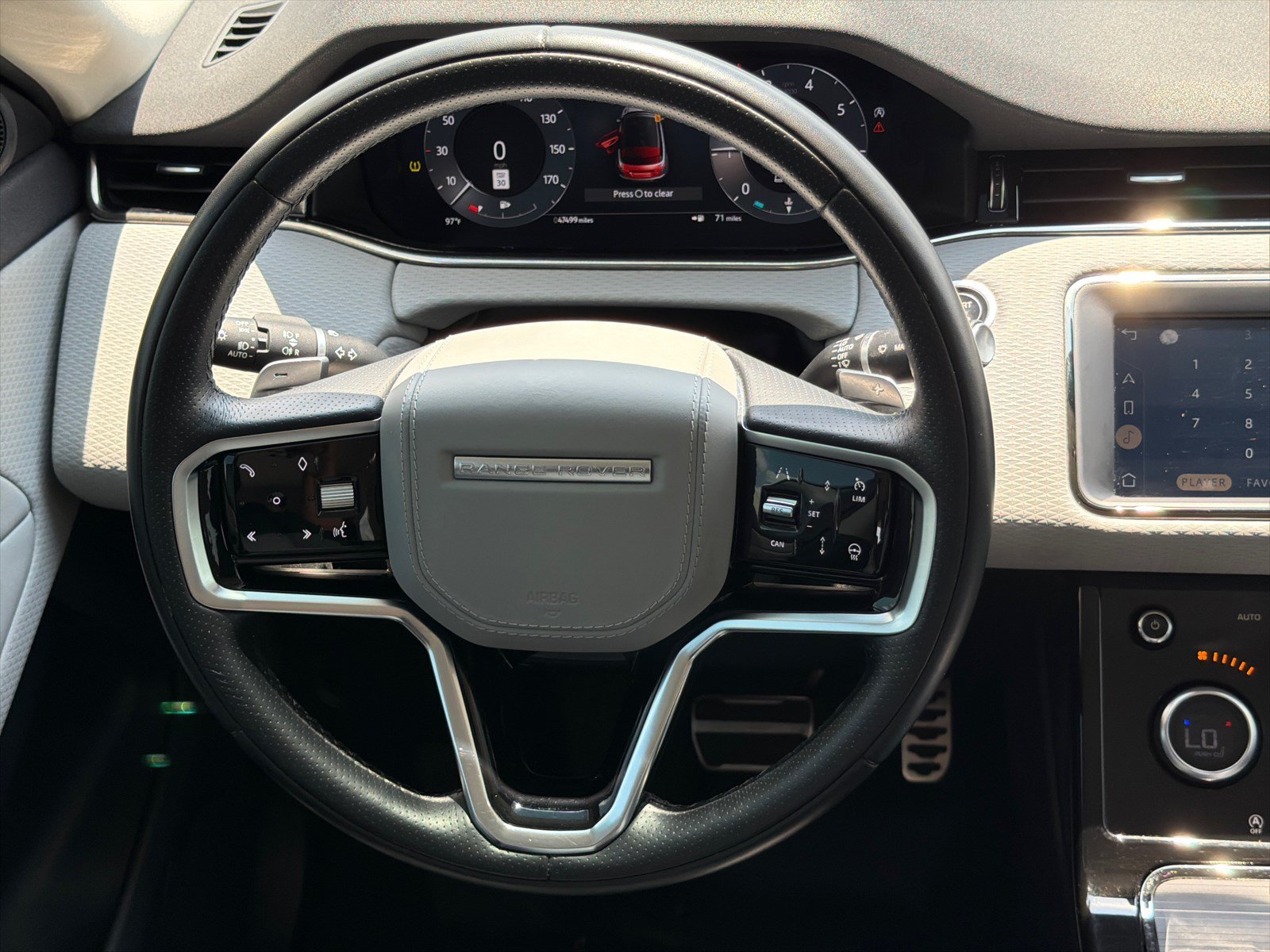 Used 2023 Fuji White Land Rover R-Dynamic S image 24