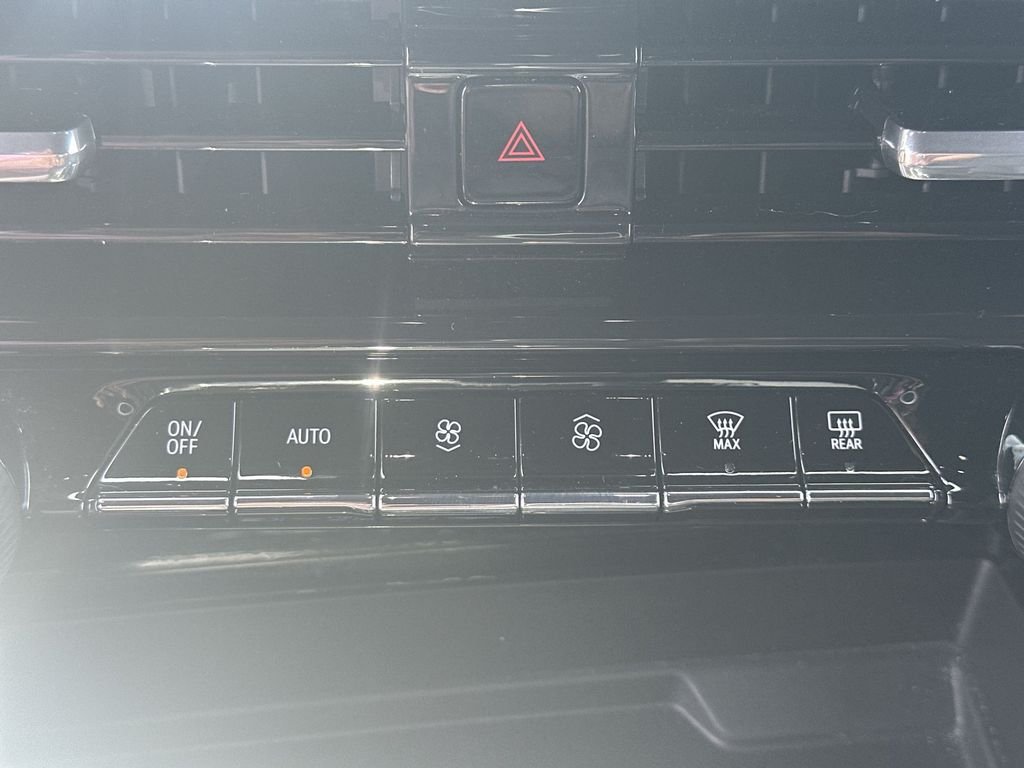 Used 2025 Black Chevrolet Z71 image 29