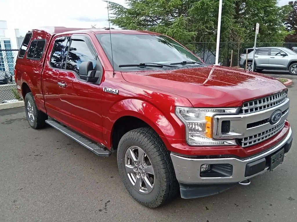 Used 2018 Ruby Red Ford XLT image 3