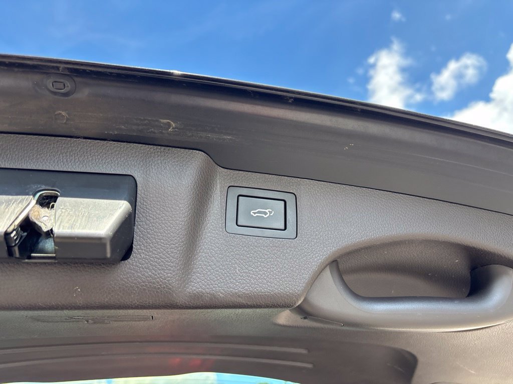 Used 2017 Black Hyundai 2.0T image 11