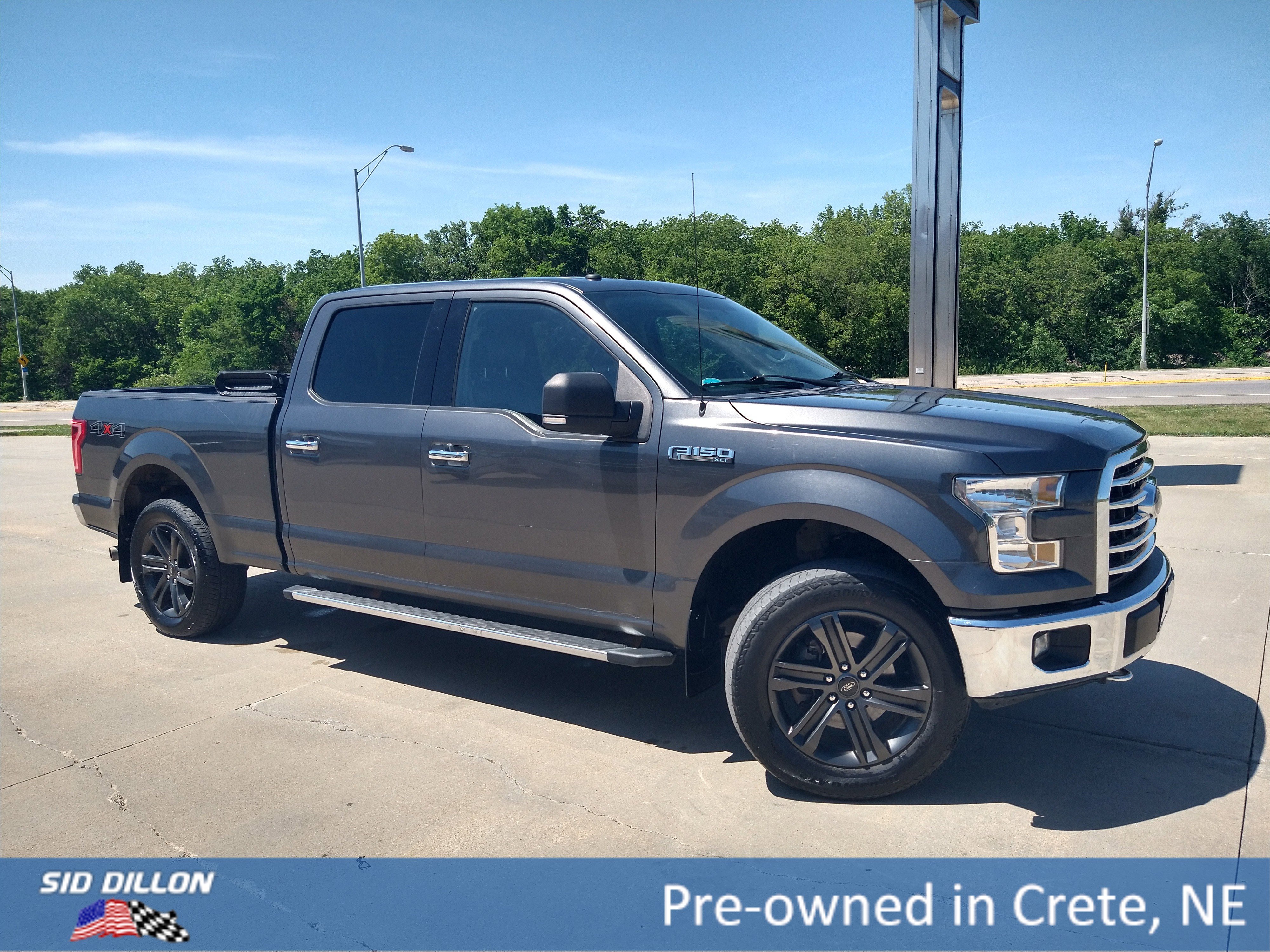 Used 2017 Magnetic Metallic Ford XLT image 15