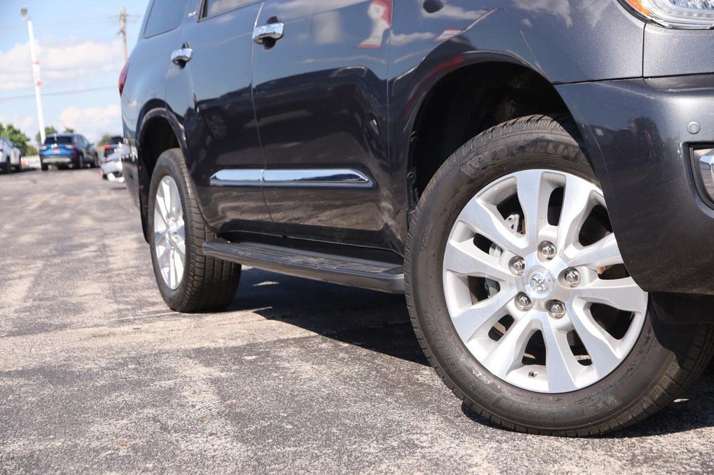 Used 2018 Magnetic Gray Metallic Toyota Platinum 4WD (Natl) image 4