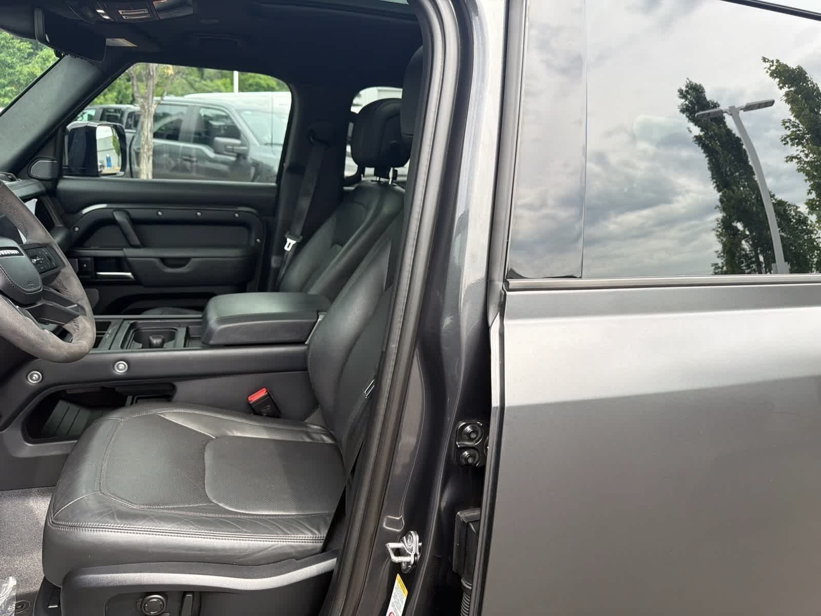 Used 2023 Carpathian Grey Premium Metallic Land Rover Carpathian Edition image 10