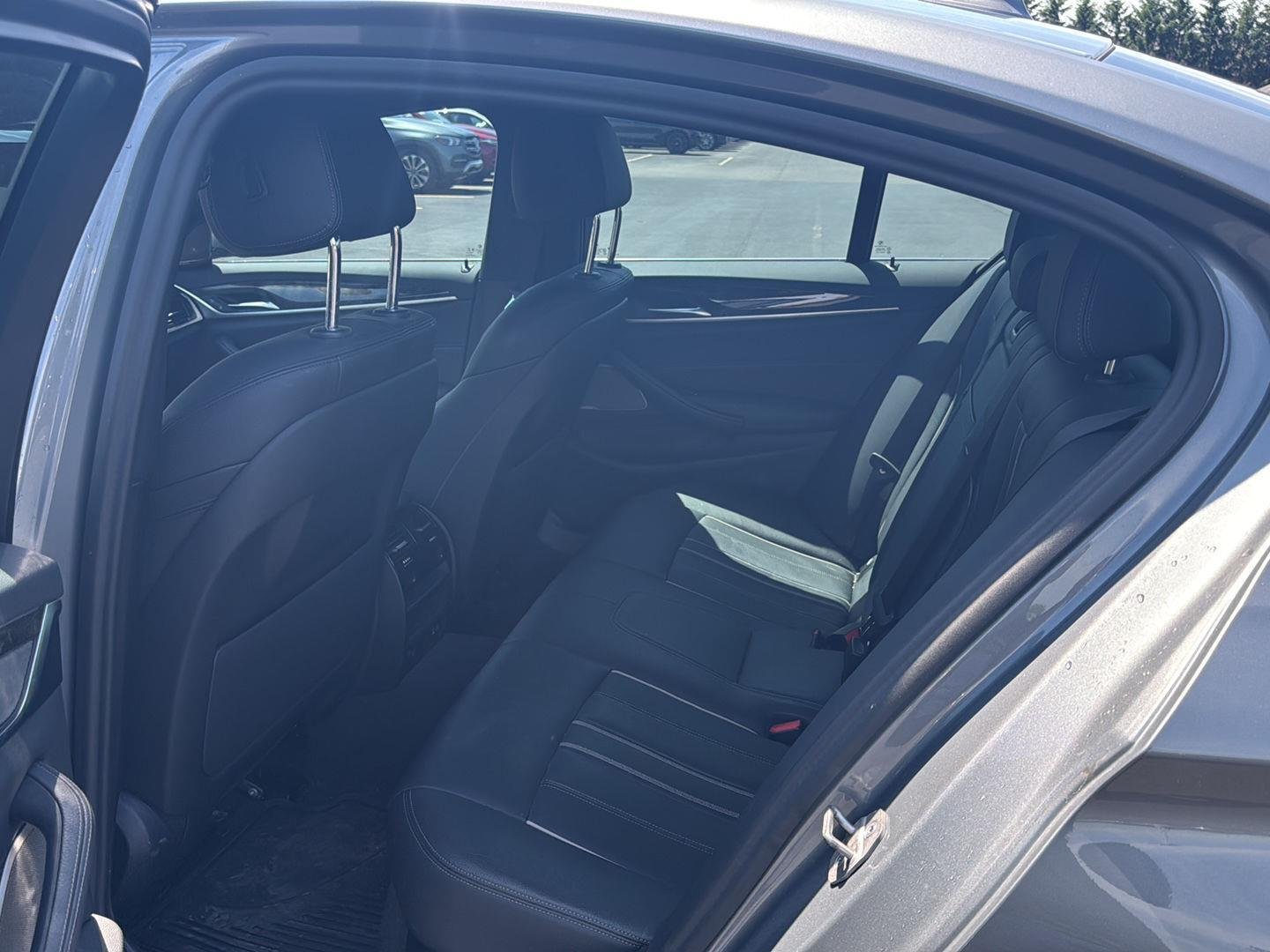 Used 2023 Skyscraper Gray Metallic BMW 540i xDrive image 10
