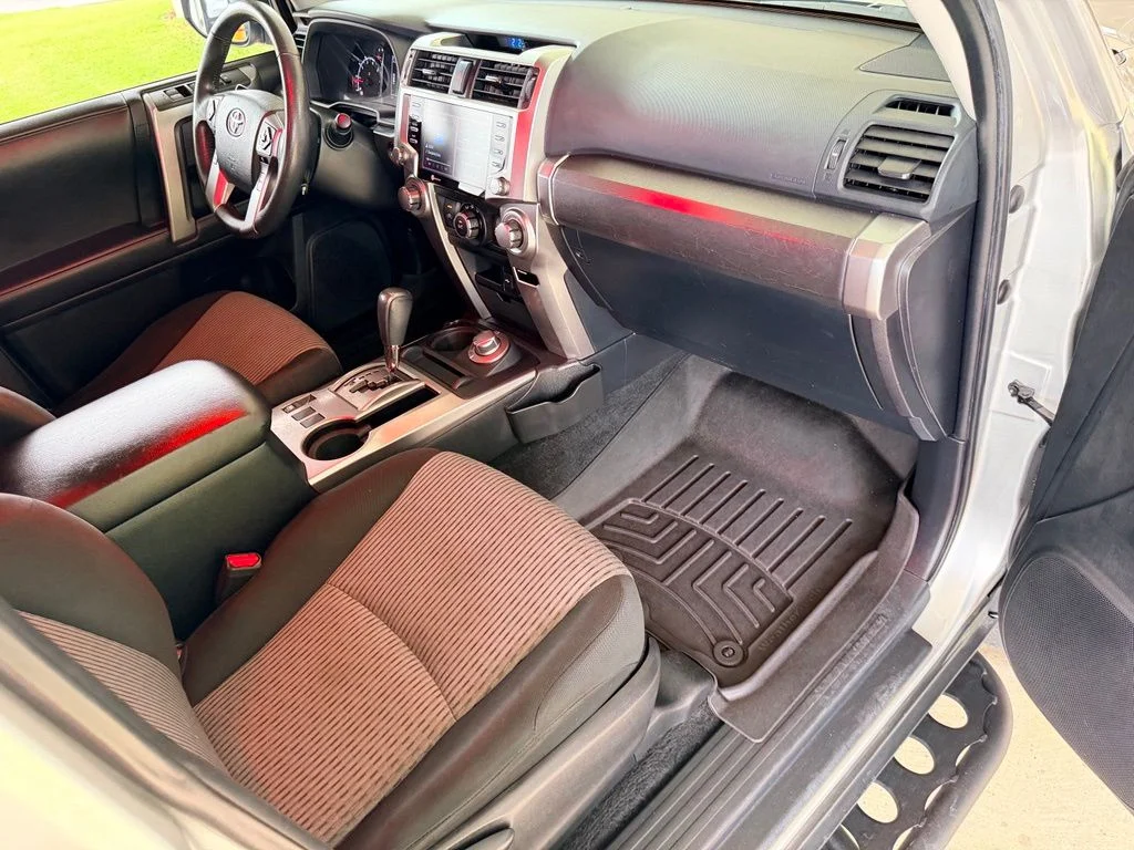Used 2021 Silver Toyota SR5 image 36