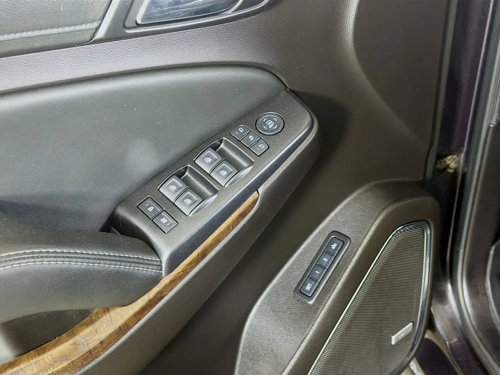 Used 2016 Tungsten Metallic Chevrolet LT image 17