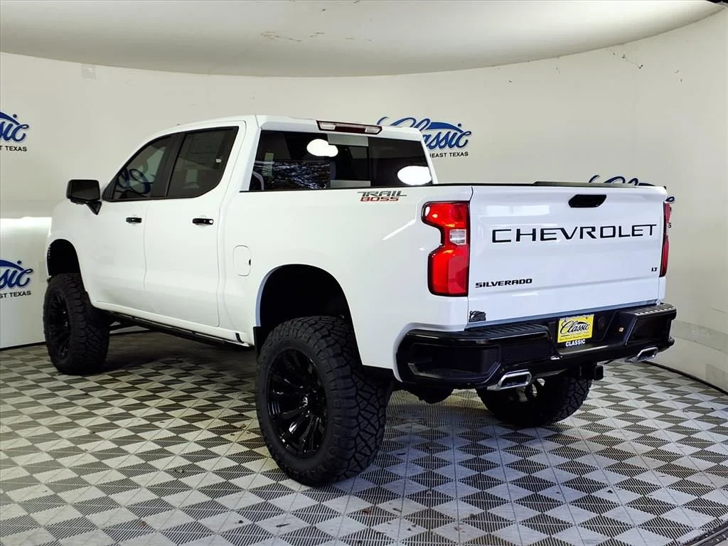 New 2026 Summit White Chevrolet LT Trail Boss image 2