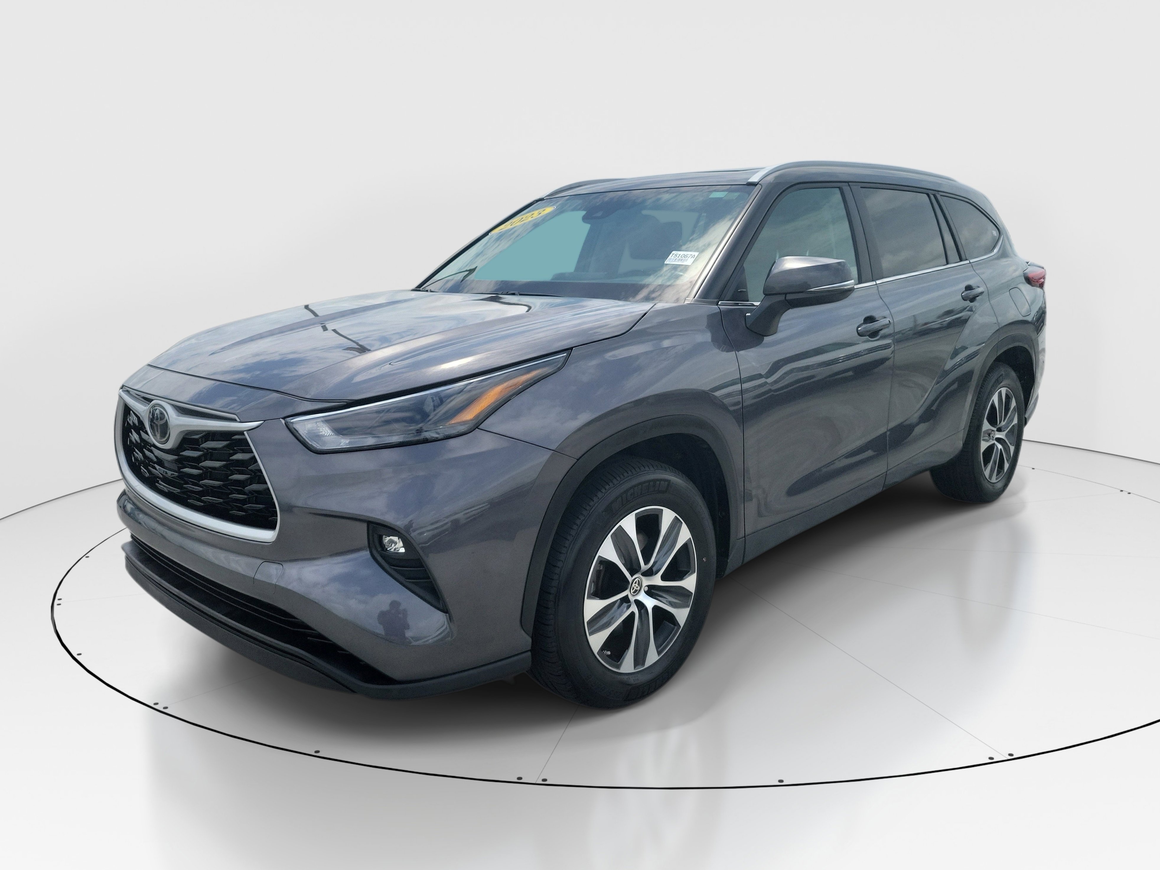 Used 2023 Magnetic Gray Metallic Toyota XLE image 3