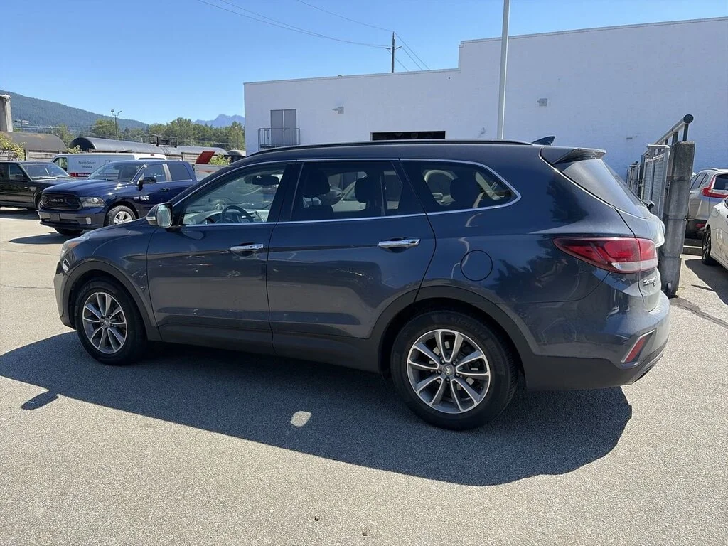 Used 2019 Iron Frost Hyundai AWD Essential Dilawri Certified   Local BC   Great image 9