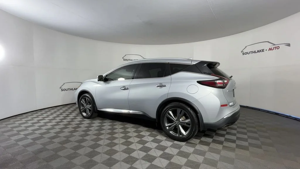 Used 2019 Silver Nissan Platinum image 6
