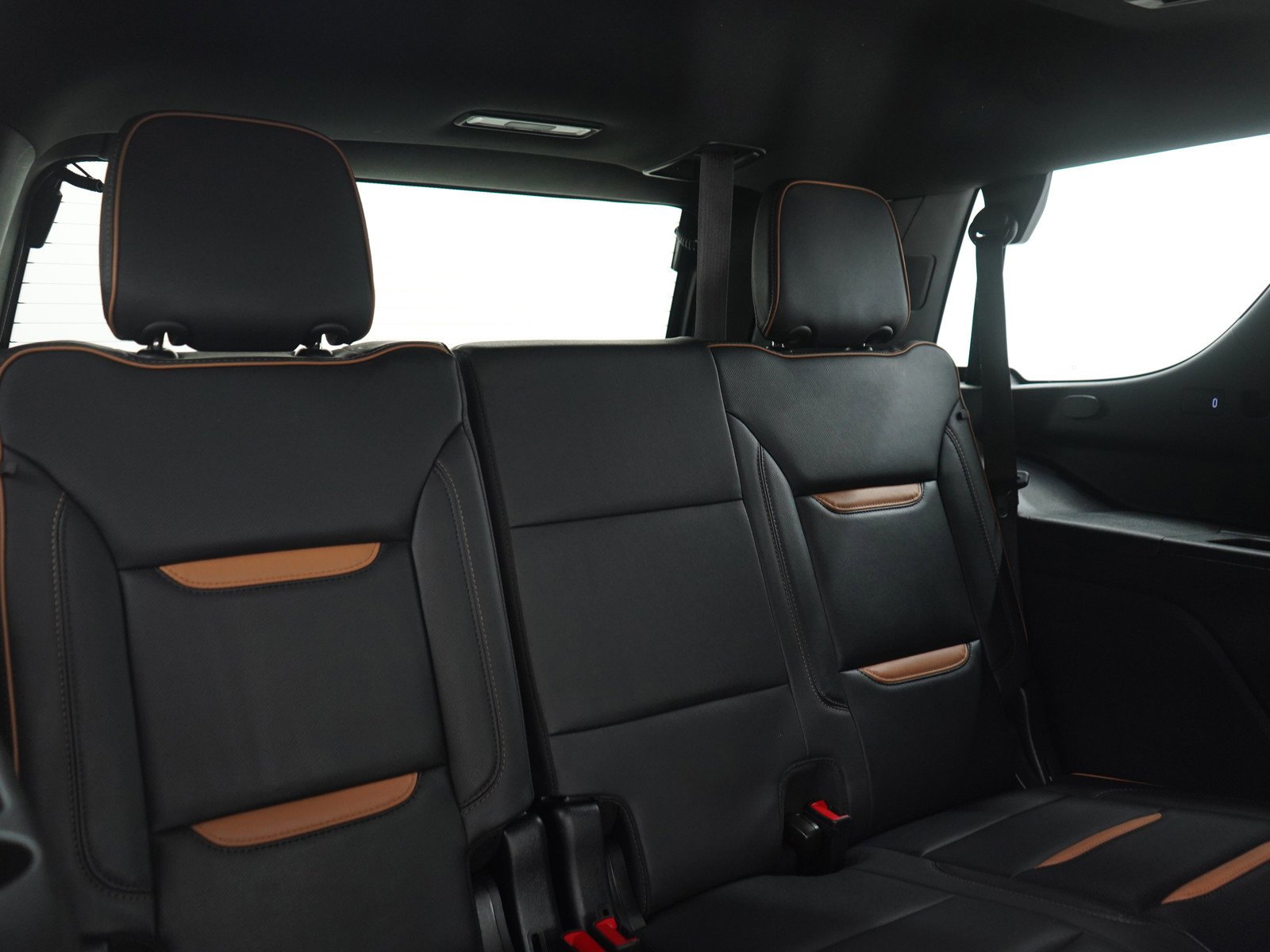 Used 2023 Sterling Metallic GMC AT4 image 13