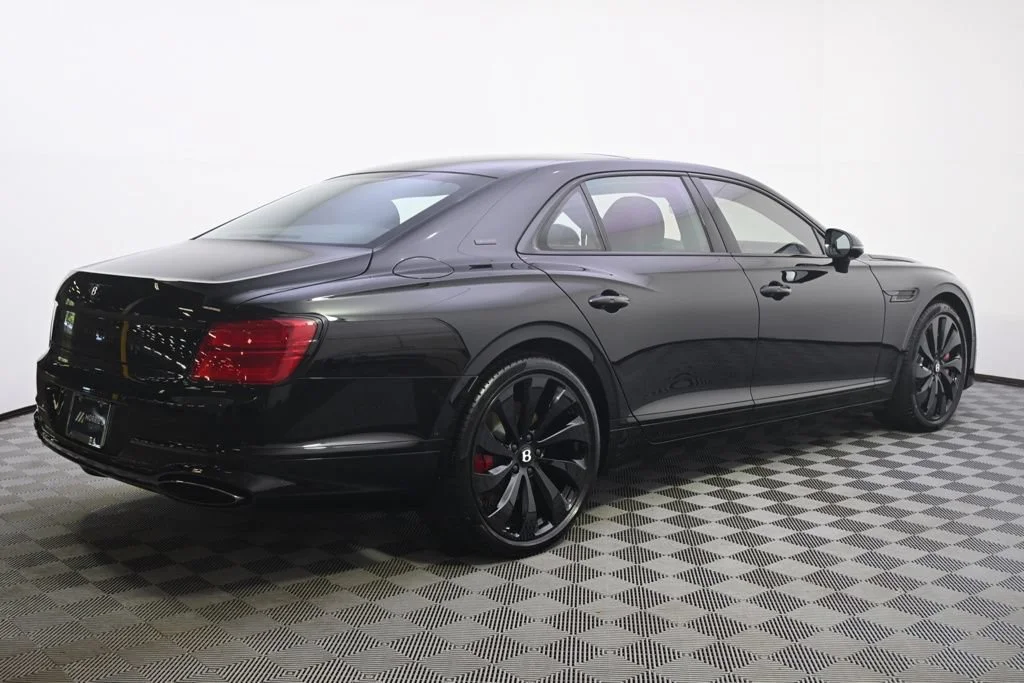 Used 2025 Q9l Bentley Black Edition image 7