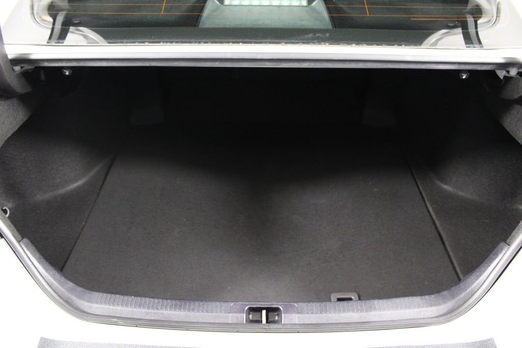2023 Toyota Camry SE - Photo 15