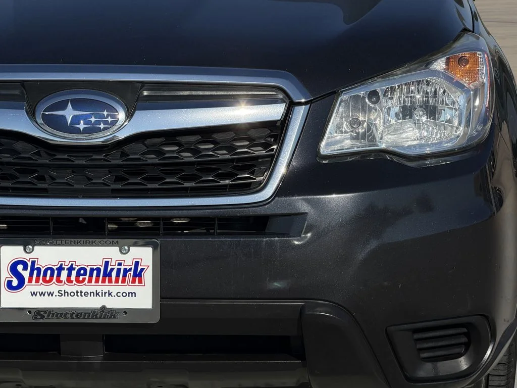 Used 2016 Gray Subaru 2.5i Premium image 8