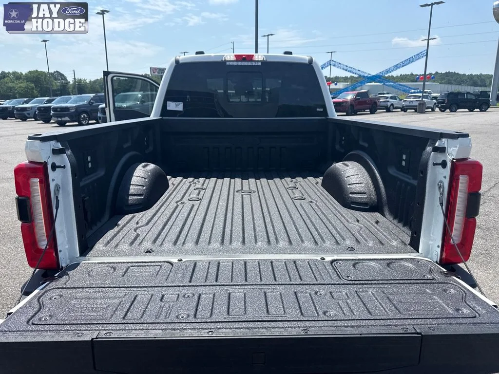 New 2026 Star White Metallic Tri-Coat Ford F-250® Lariat® image 30