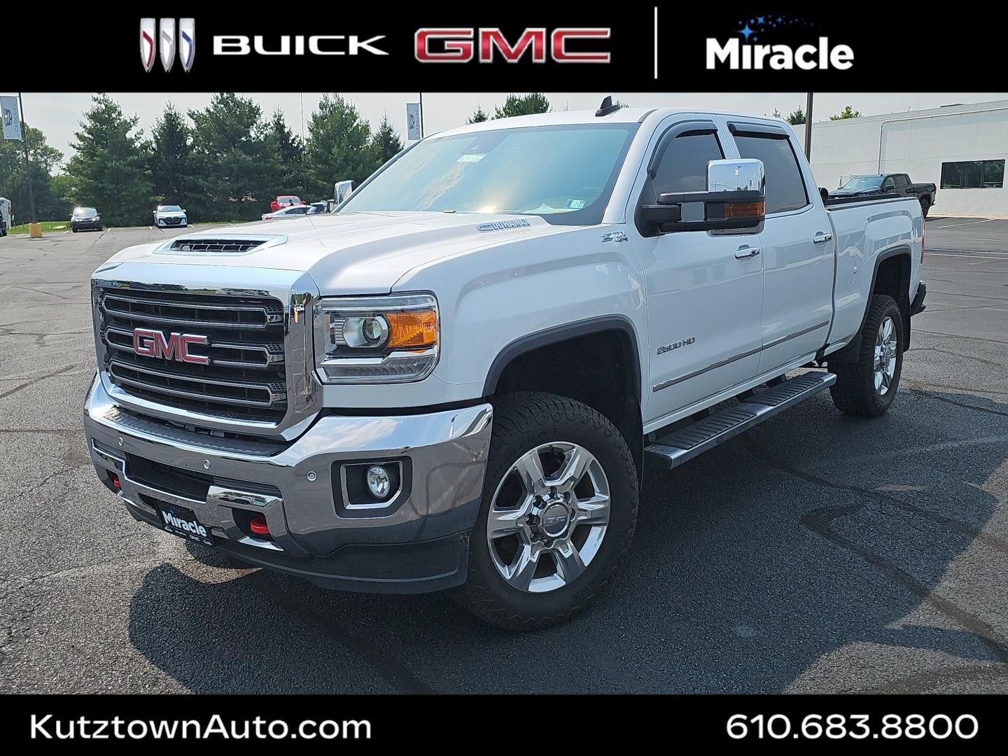 Used 2019 White Frost Tricoat GMC SLT image 1