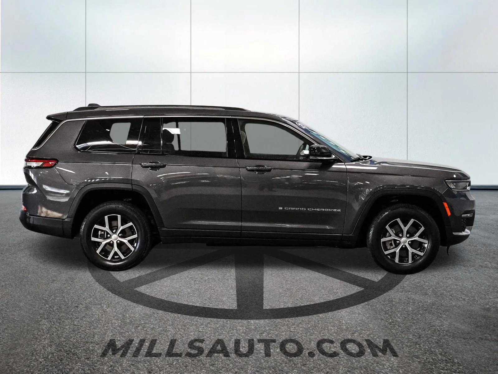 Used 2023 Gray Jeep Limited 4x4 image 10