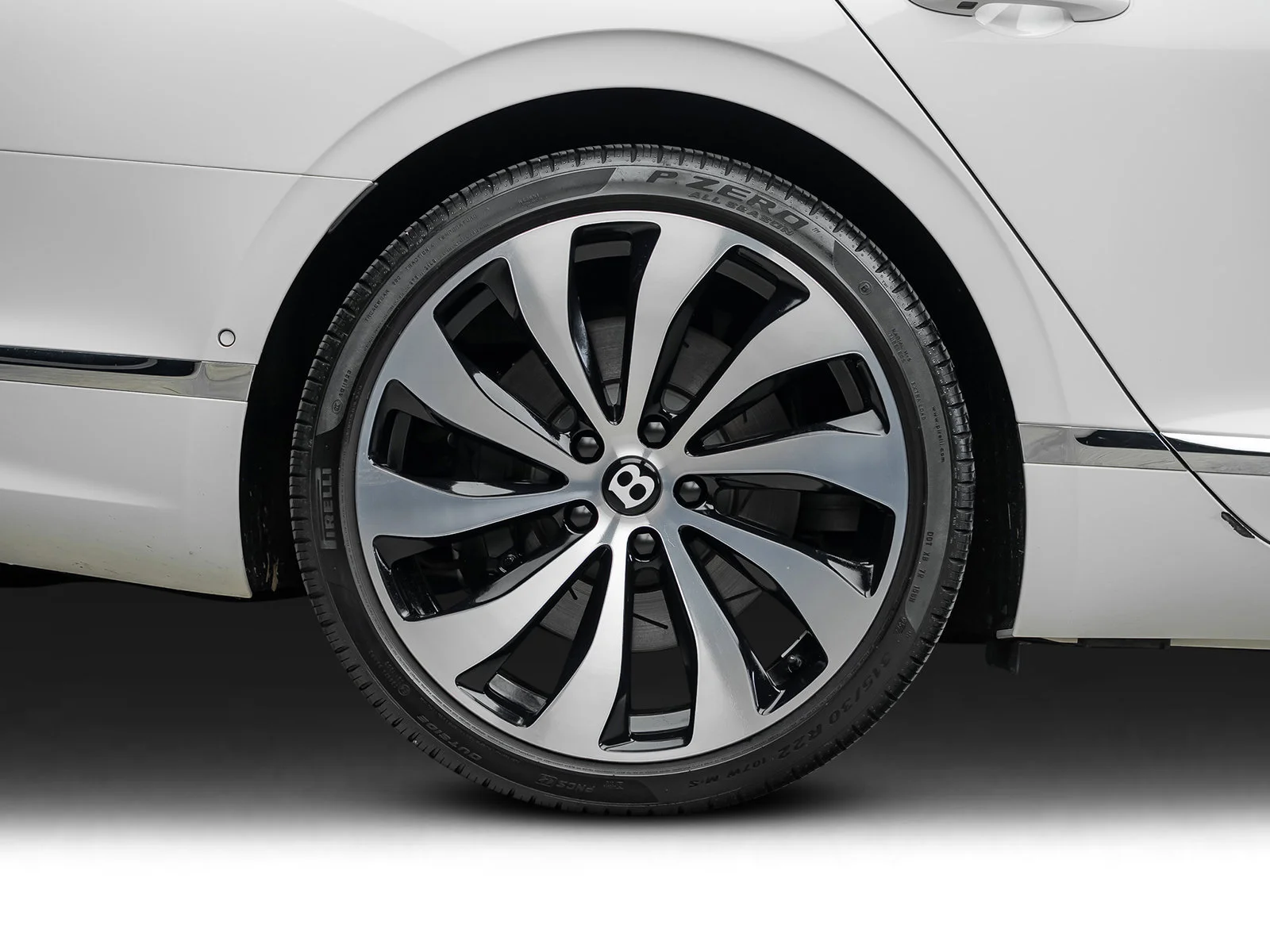 Used 2022 White Bentley  image 28