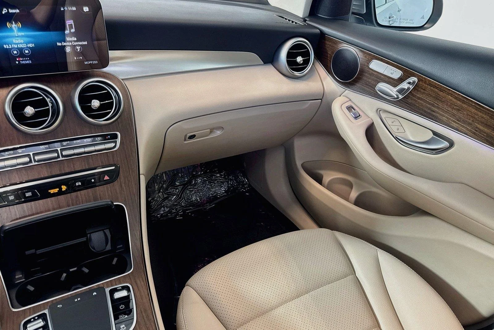 Used 2022 Cirrus Silver Metallic Mercedes-Benz GLC 300 image 22