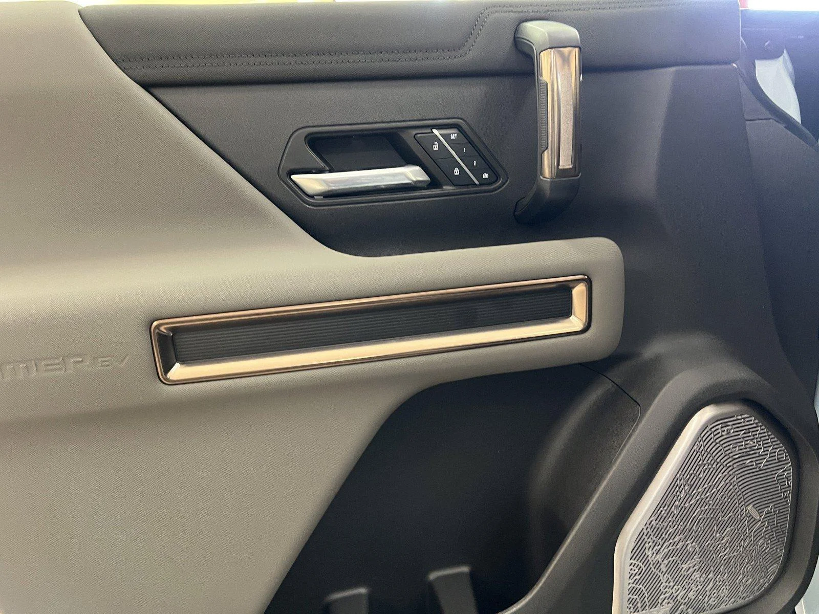 New 2025 Tide Metallic (No Longer available to order) GMC 3X image 17