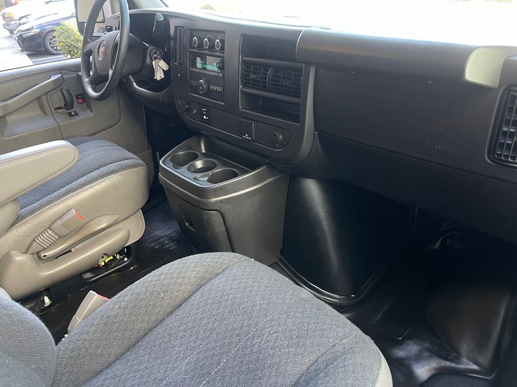 Used 2025 White GMC Work Van image 14