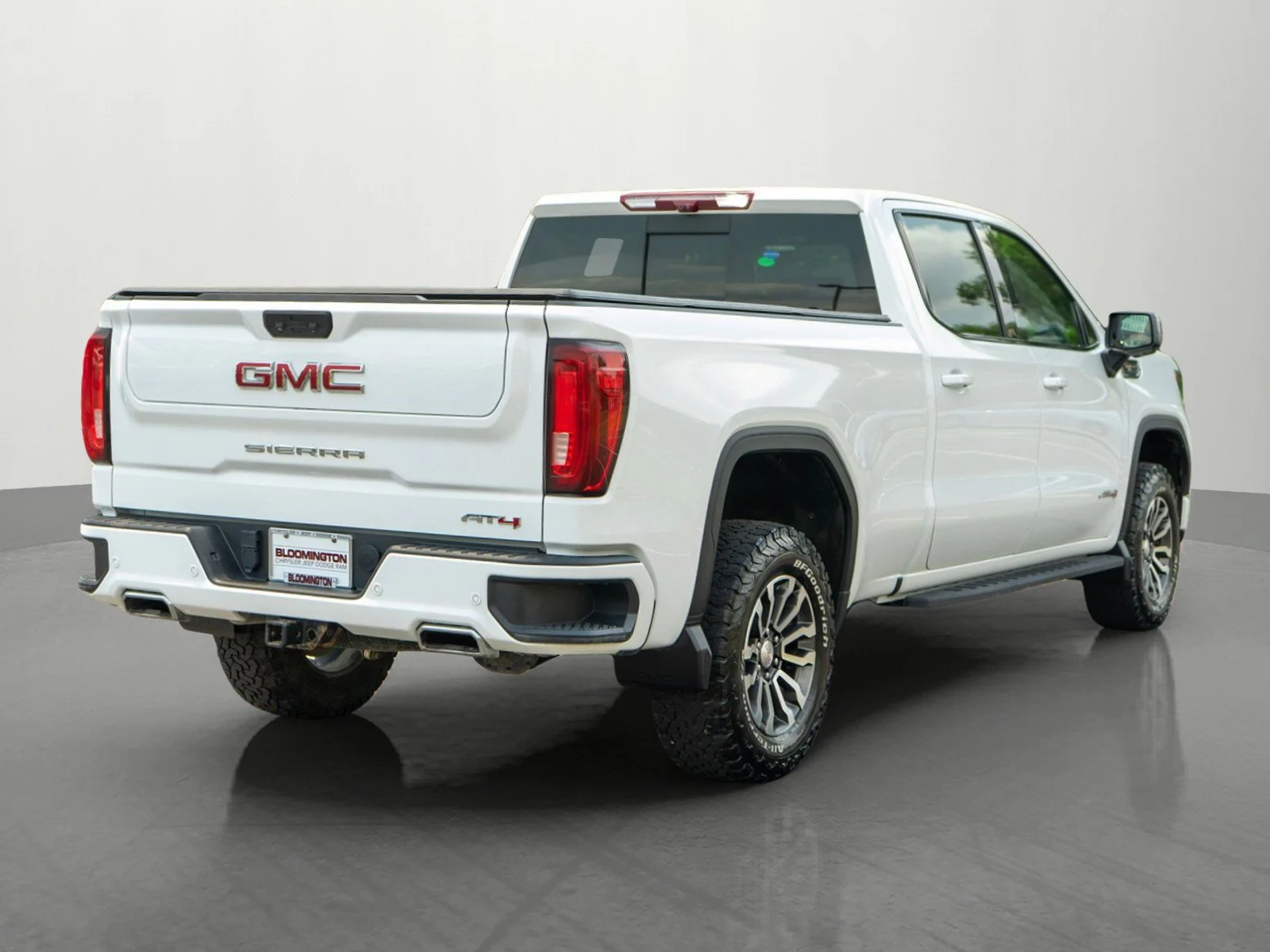 Used 2023 Summit White GMC AT4 image 7