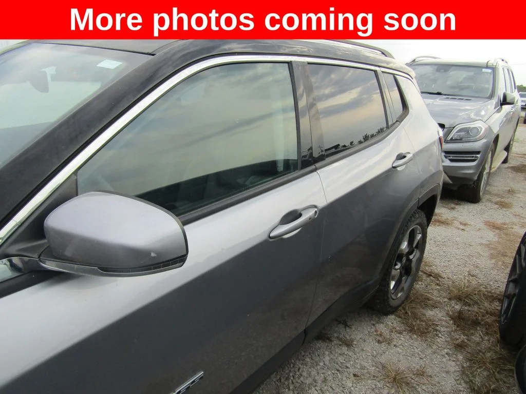 Used 2018 Silver Jeep Limited image 2