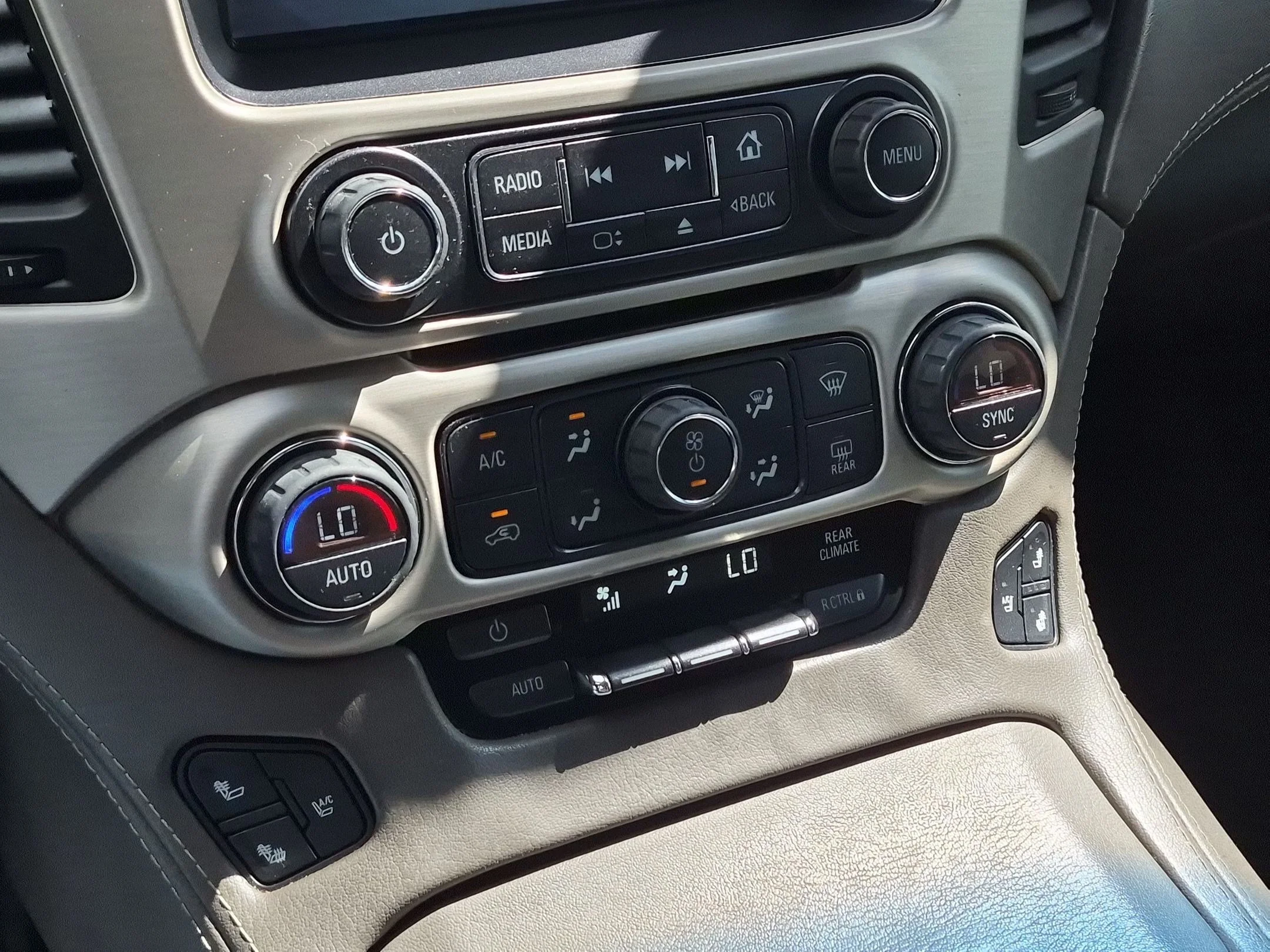 Used 2015 Iridium Metallic GMC Denali image 20