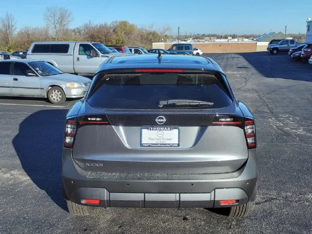 Used 2025 Gray Nissan SV image 5