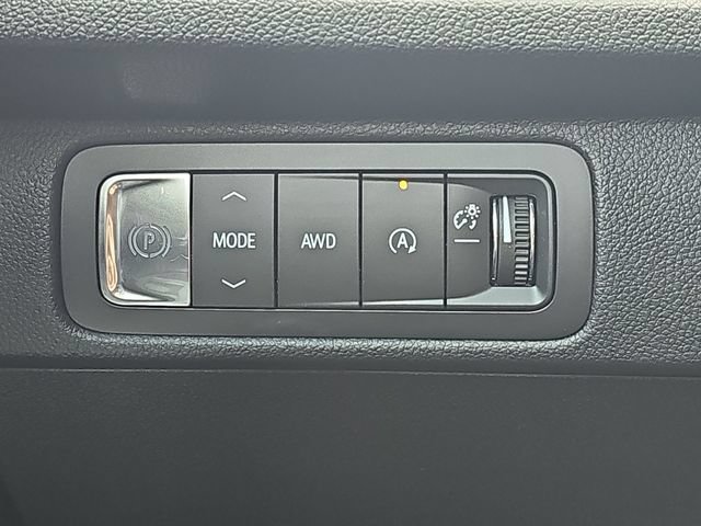 New 2026 Mosaic Black Metallic Chevrolet Z71 image 19