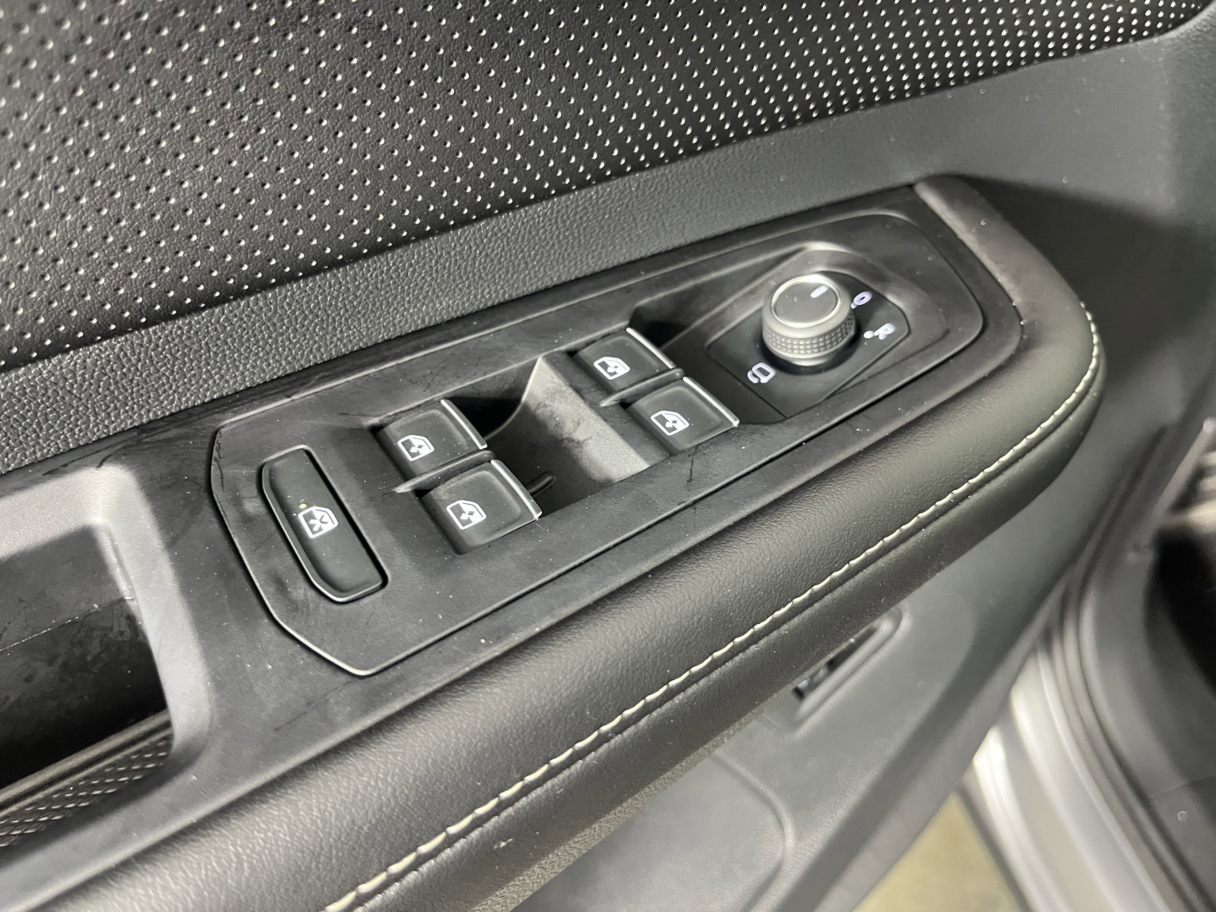 2024 Volkswagen Atlas SEL Premium R-Line - Photo 19