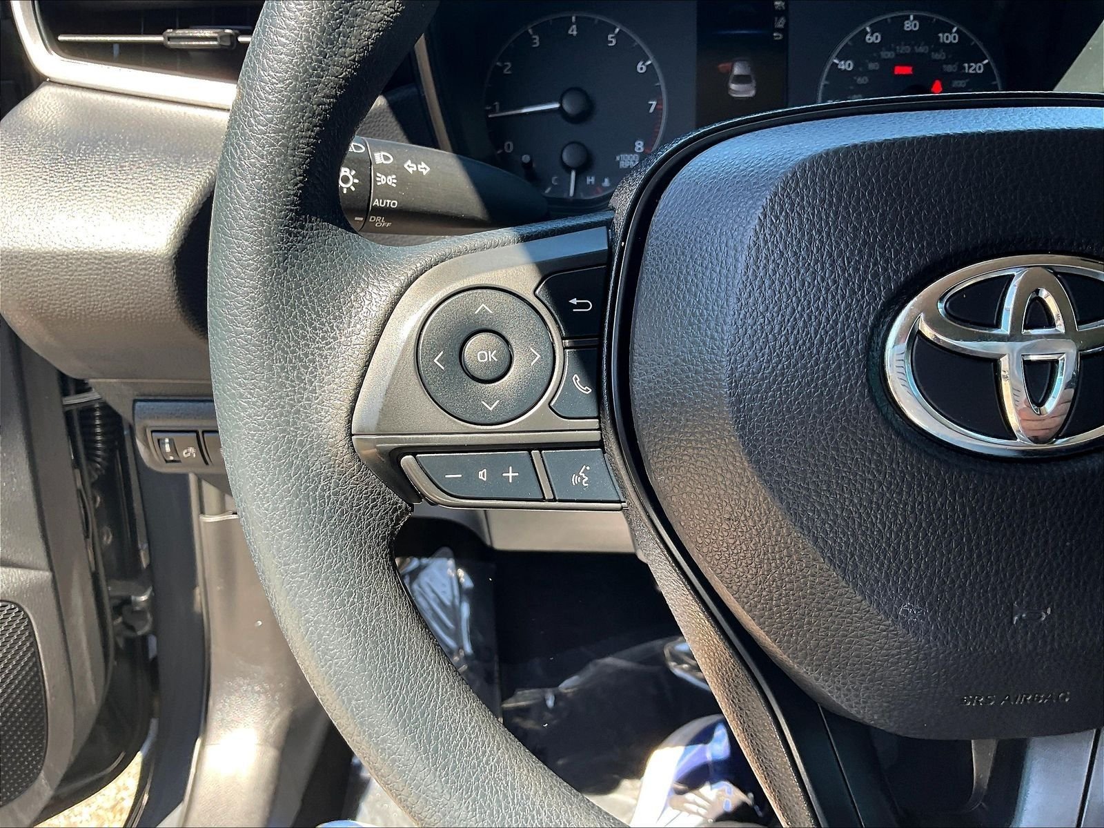 Used 2024  Toyota LE image 13