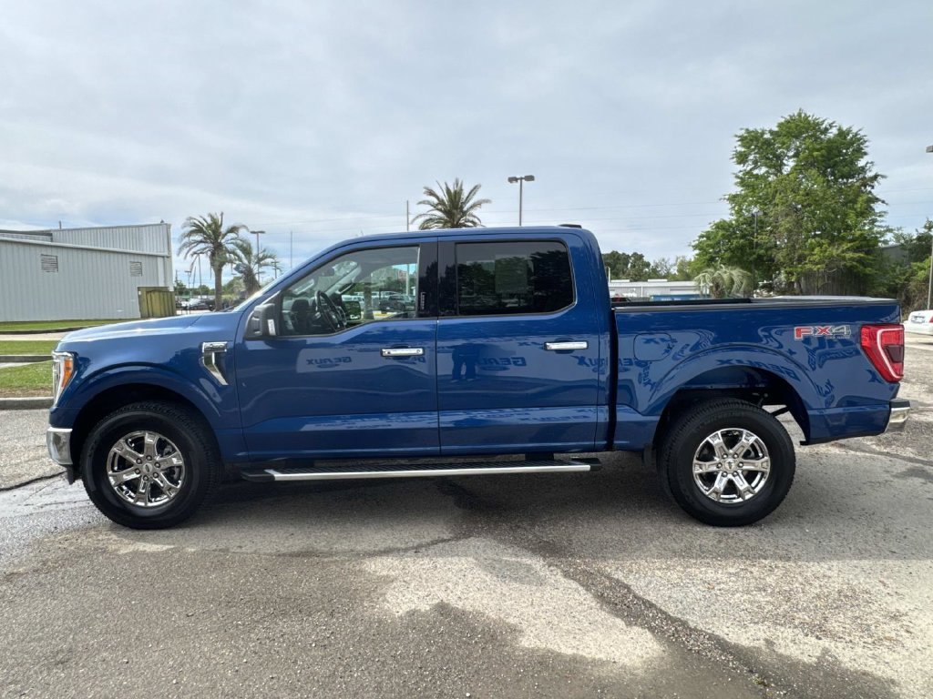 Used 2023 Blue Ford XLT image 9