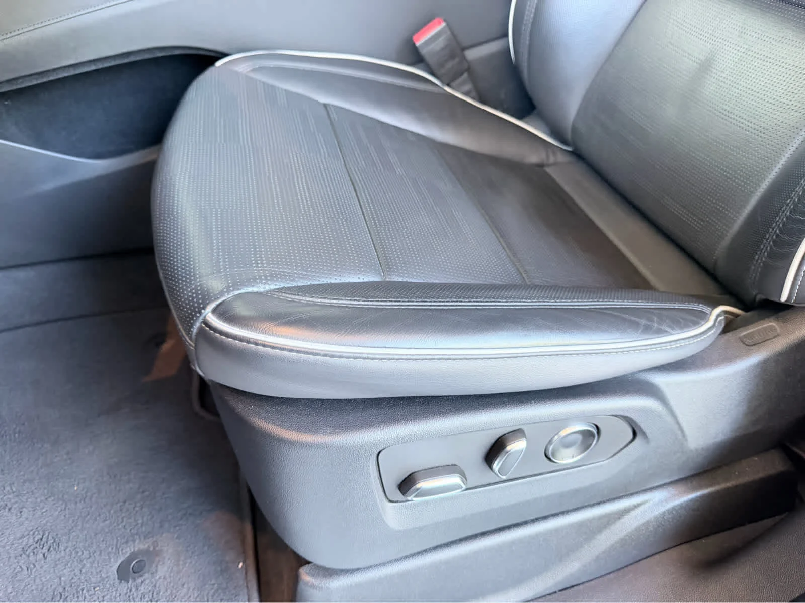 Used 2021 SATIN STEEL METALLIC Cadillac Sport image 20