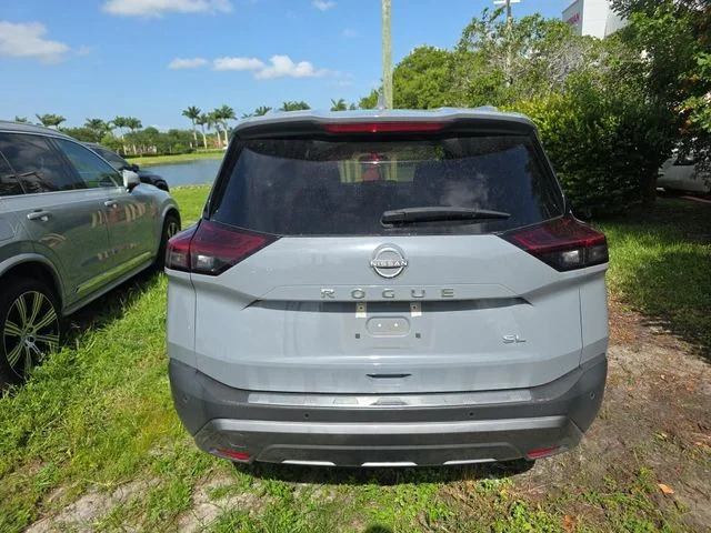 Used 2023 Gray Nissan SL image 8
